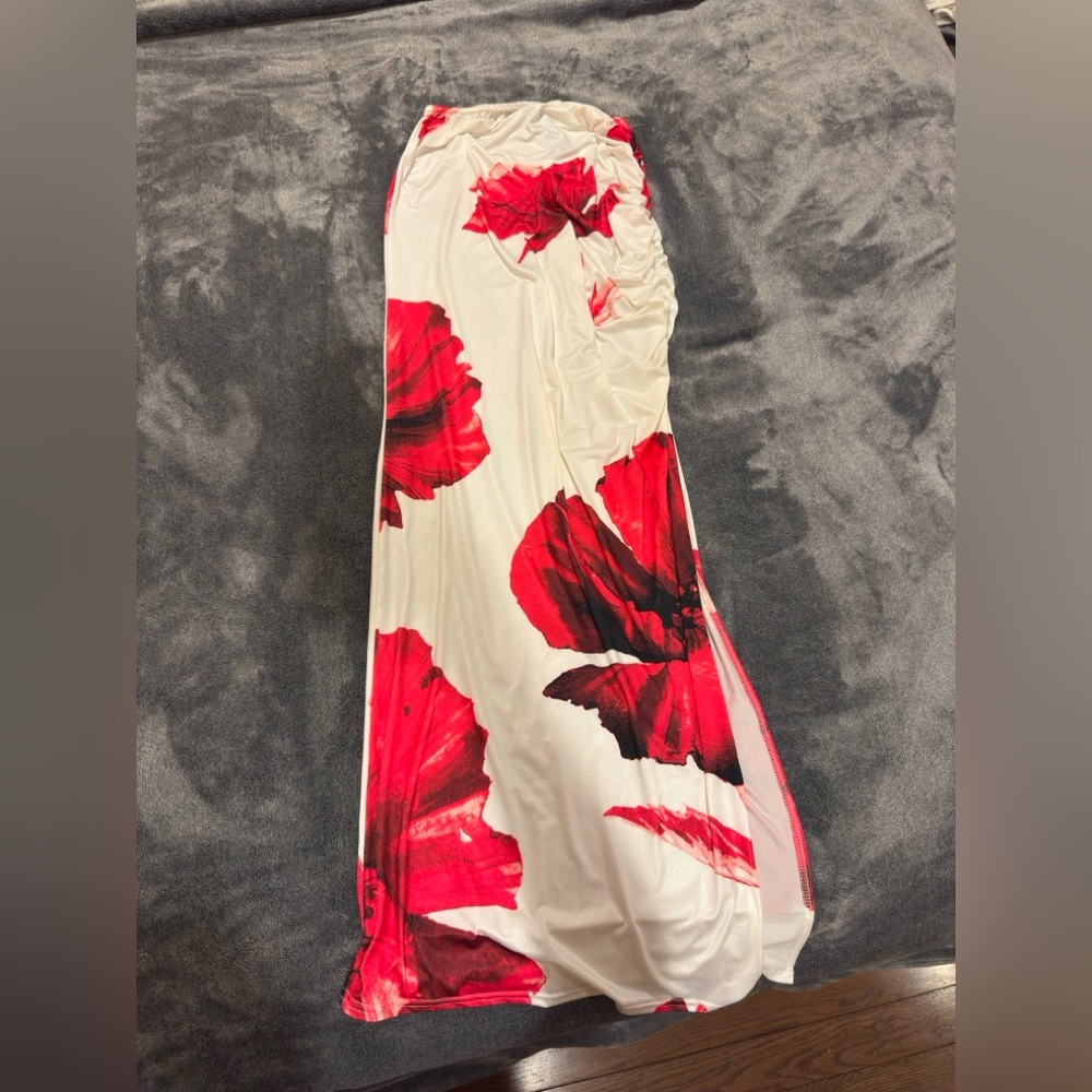 Boohoo Red and White Floral Maxi Skirt
